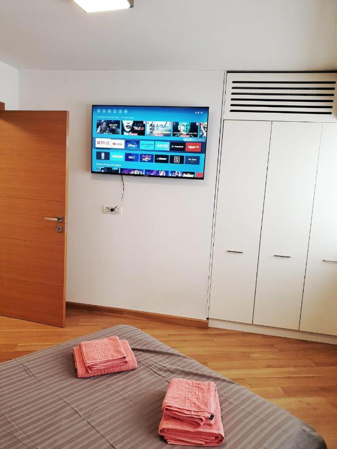 Appartamento Apartament 3 Lux Ultracentral Radisson Bucarest